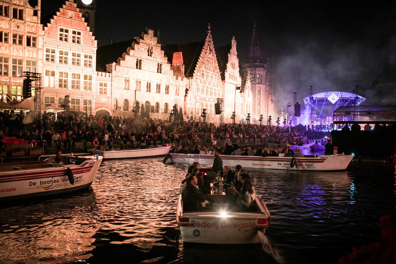 Great view of the Graslei by night (©Stad Gent - Dienst Toerisme)